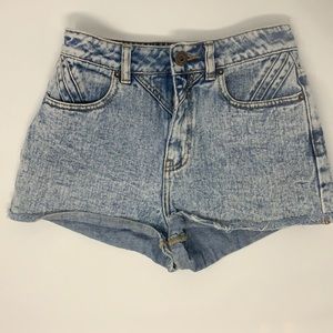 Bull head denim shorts